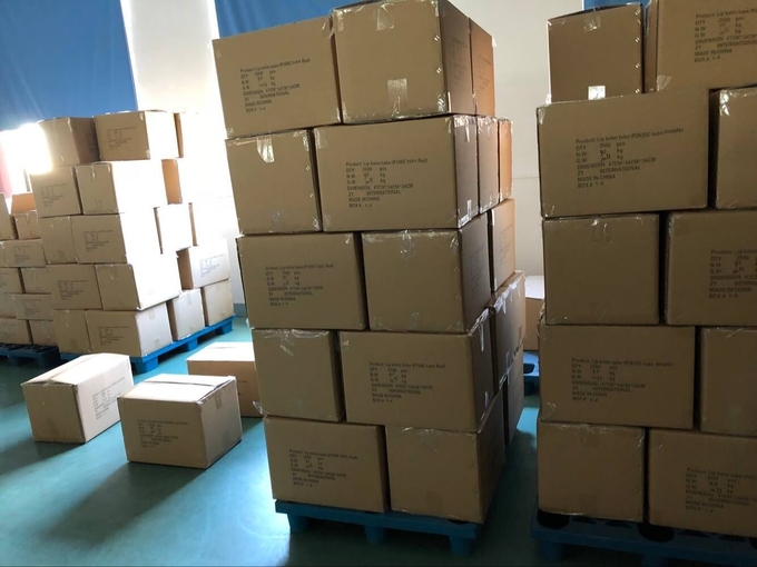 User Friendly Twist Cosmetic Pen 3g Lip Stick Container Offset Printing 4